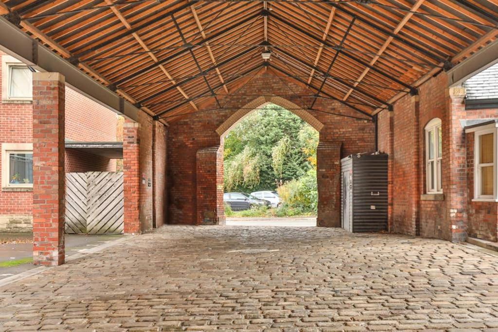 Victorian Tramsheds, Modern Apartment + Parking Sheffield Exterior photo